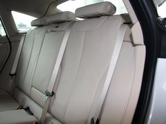 2013款 328i 2.0T 自动 风尚设计套装