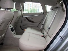 2013款 328i 2.0T 自动 风尚设计套装