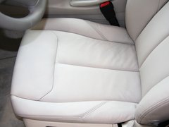 2013款 328i 2.0T 自动 风尚设计套装
