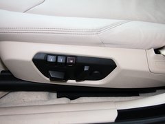 2013款 328i 2.0T 自动 风尚设计套装