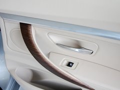 2013款 328i 2.0T 自动 风尚设计套装