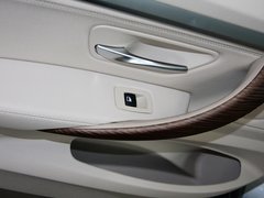 2013款 328i 2.0T 自动 风尚设计套装
