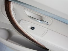 2013款 328i 2.0T 自动 风尚设计套装