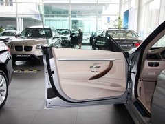 2013款 328i 2.0T 自动 风尚设计套装