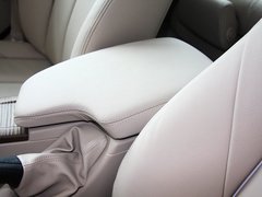 2013款 328i 2.0T 自动 风尚设计套装