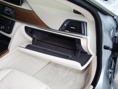 2013款 328i 2.0T 自动 风尚设计套装