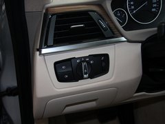 2013款 328i 2.0T 自动 风尚设计套装