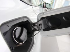 2013款 328i 2.0T 自动 风尚设计套装