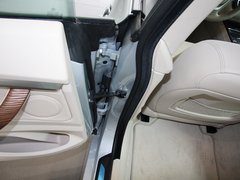 2013款 328i 2.0T 自动 风尚设计套装