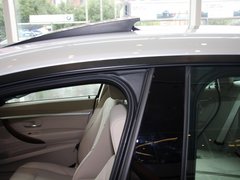 2013款 328i 2.0T 自动 风尚设计套装