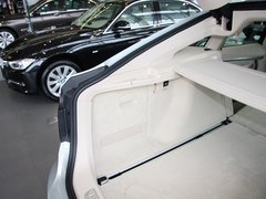 2013款 328i 2.0T 自动 风尚设计套装