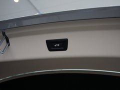 2013款 328i 2.0T 自动 风尚设计套装