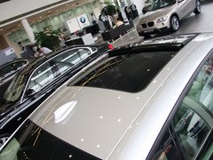 2013款 328i 2.0T 自动 风尚设计套装
