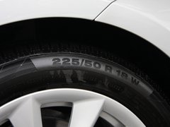 2013款 328i 2.0T 自动 风尚设计套装