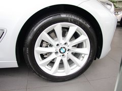 2013款 328i 2.0T 自动 风尚设计套装