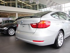 2013款 328i 2.0T 自动 风尚设计套装