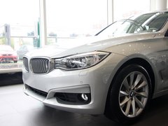 2013款 328i 2.0T 自动 风尚设计套装