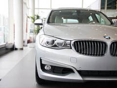 2013款 328i 2.0T 自动 风尚设计套装