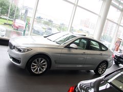 2013款 328i 2.0T 自动 风尚设计套装