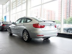 2013款 328i 2.0T 自动 风尚设计套装