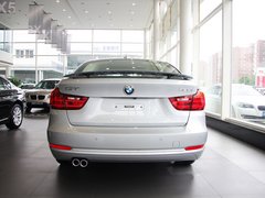 2013款 328i 2.0T 自动 风尚设计套装