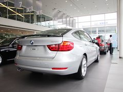 2013款 328i 2.0T 自动 风尚设计套装