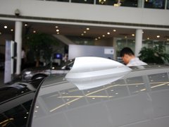 2013款 328i 2.0T 自动 风尚设计套装