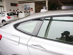 2013款 328i 2.0T 自动 风尚设计套装