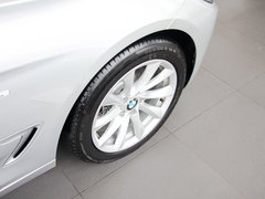 2013款 328i 2.0T 自动 风尚设计套装