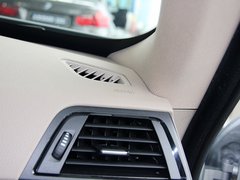 2013款 328i 2.0T 自动 风尚设计套装