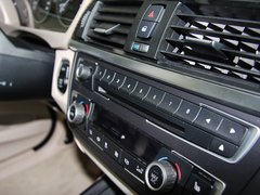 2013款 328i 2.0T 自动 风尚设计套装