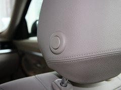 2013款 328i 2.0T 自动 风尚设计套装