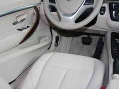 2013款 328i 2.0T 自动 风尚设计套装