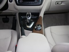 2013款 328i 2.0T 自动 风尚设计套装