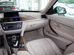 2013款 328i 2.0T 自动 风尚设计套装