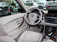 2013款 328i 2.0T 自动 风尚设计套装