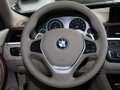 2013款 328i 2.0T 自动 风尚设计套装