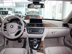 2013款 328i 2.0T 自动 风尚设计套装