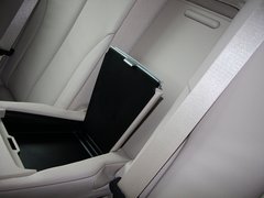 2013款 328i 2.0T 自动 风尚设计套装