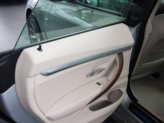 2013款 328i 2.0T 自动 风尚设计套装