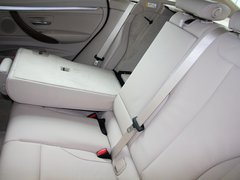 2013款 328i 2.0T 自动 风尚设计套装