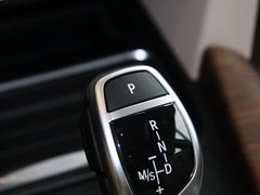 2013款 328i 2.0T 自动 风尚设计套装