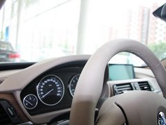 2013款 328i 2.0T 自动 风尚设计套装