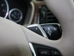 2013款 328i 2.0T 自动 风尚设计套装