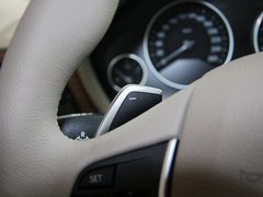 2013款 328i 2.0T 自动 风尚设计套装