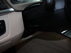 2013款 328i 2.0T 自动 风尚设计套装