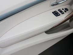 2013款 328i 2.0T 自动 风尚设计套装