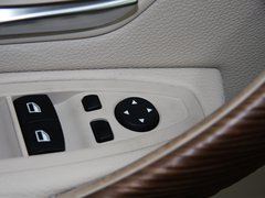 2013款 328i 2.0T 自动 风尚设计套装