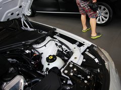 2013款 328i 2.0T 自动 风尚设计套装