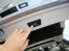 2013款 328i 2.0T 自动 风尚设计套装